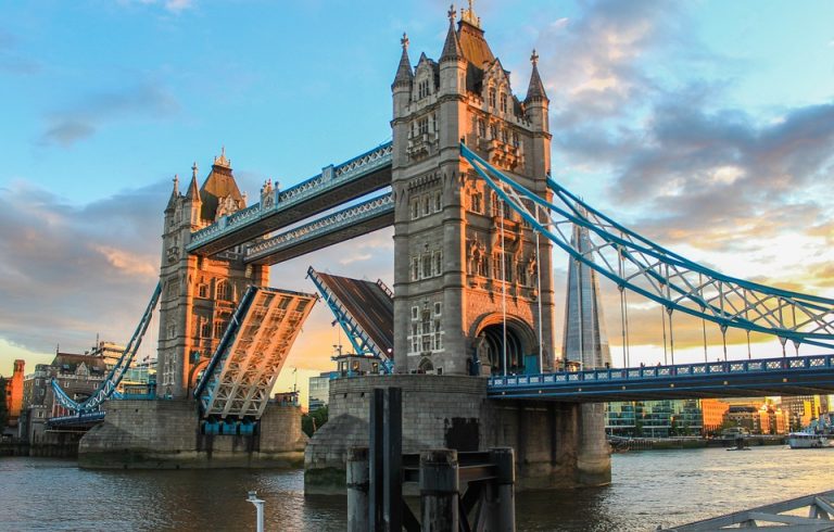 LONDON BRIDGE.