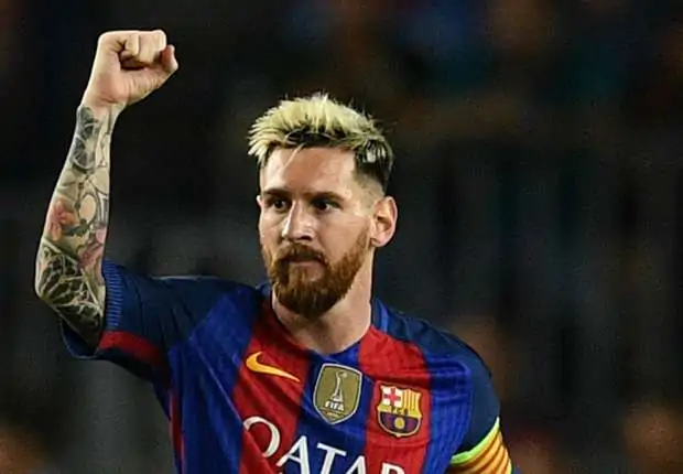 Messi dona 4 milioni di pesos per un centro sportivo in Argentina