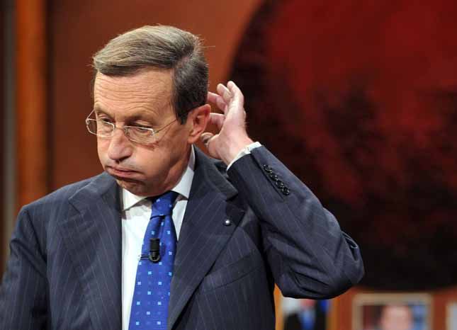 Riciclaggio: indagato Gianfranco Fini, sequestrati beni alla famiglia