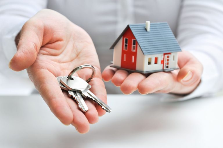 agente immobiliare 768x512
