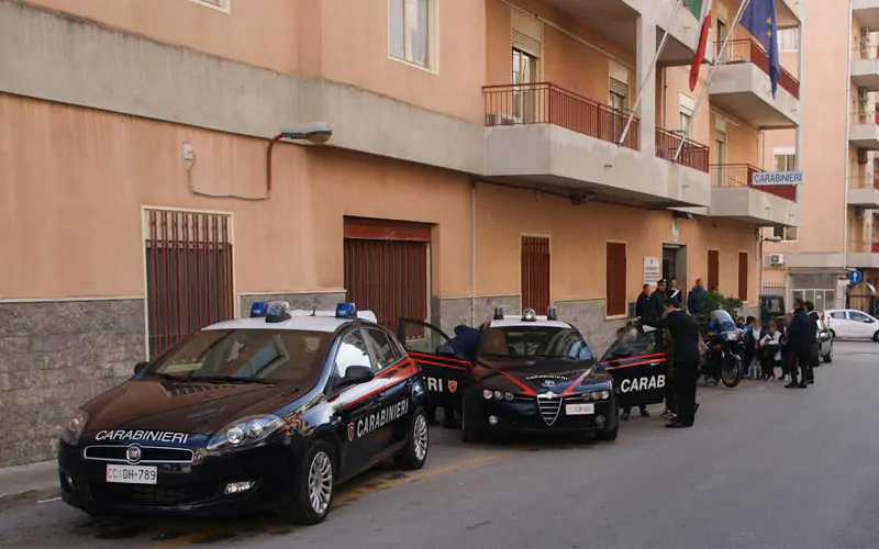Siracusa: donna carabiniere spara al marito. Poi si toglie la vita