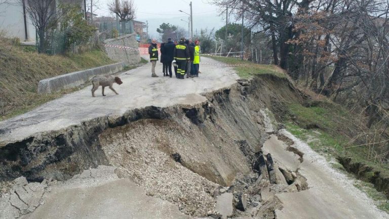Abruzzo, mega frana a Civitella ditrugge case. La situazione attuale