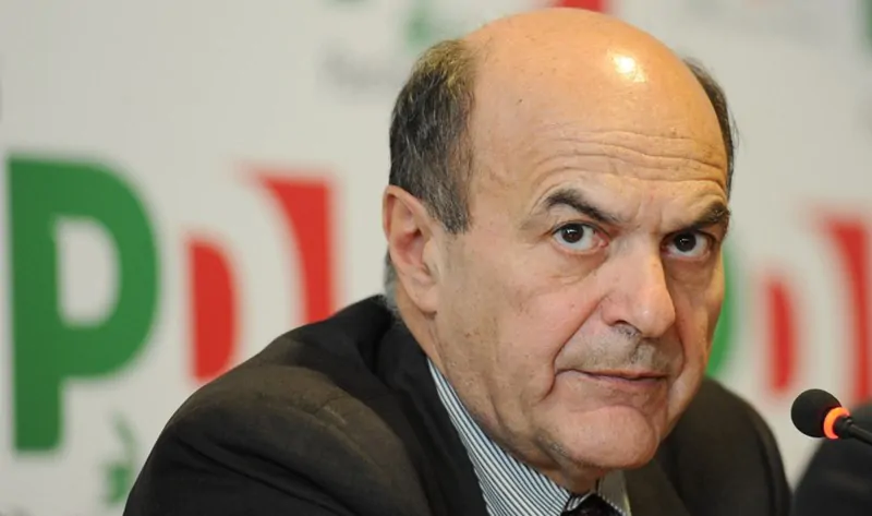 Bersani annuncia: "Non rinnoverò la mia tessera PD"