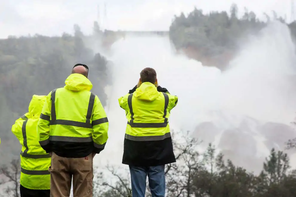California, la diga più grande degli USA è a rischio: evacuate 130 mila persone
