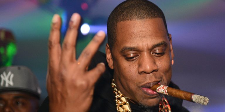 Jay Z è il primo rapper nella Songwriters Hall of Fame e batte sul tempo Eminem Jay Z è il primo rapper nella Songwriters Hall of Fame e batte sul tempo Eminem