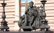 monument to emperor paul i in the courtyard of mikhailovsky castle in st petersburg