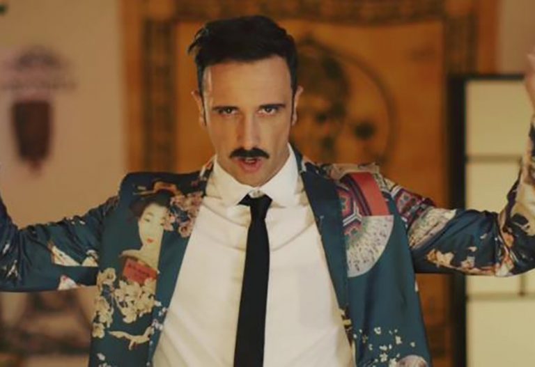 Occidentali's Karma: arriva la parodia del web del tormentone di Gabbani Occidentali's Karma: arriva la parodia del web del tormentone di Gabbani