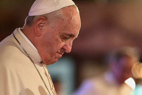 Papa Francesco: "In Vaticano c'è corruzione, ma resto sereno"