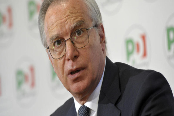 Replica minoranza PD a Renzi: "Non può dettare regole del congresso"