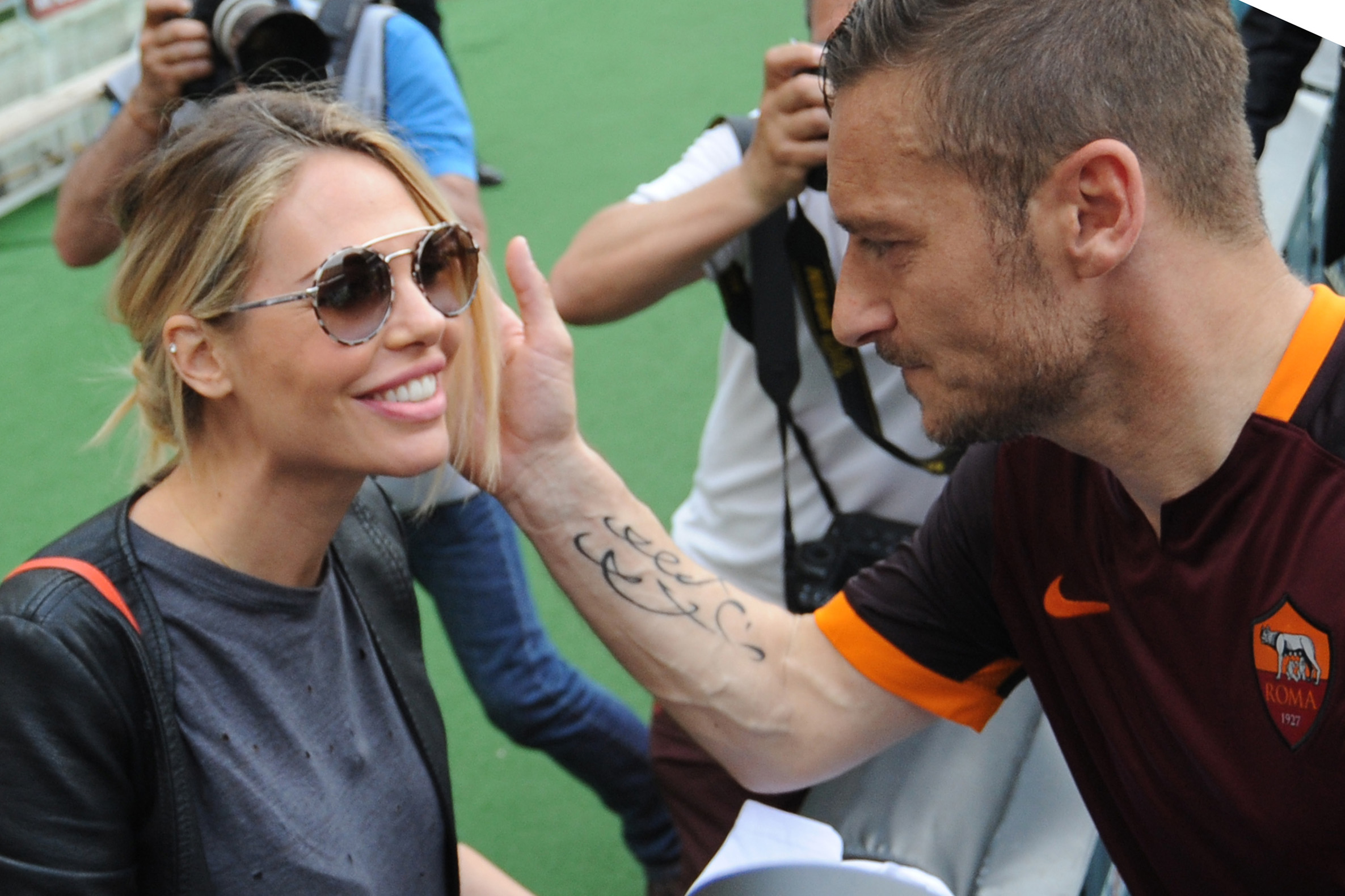 Cinque curiosità su Totti e Ilary Cinque curiosità su Totti e Ilary