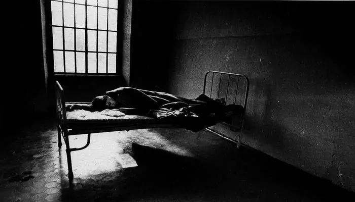 09   In cella d isolamento   1972