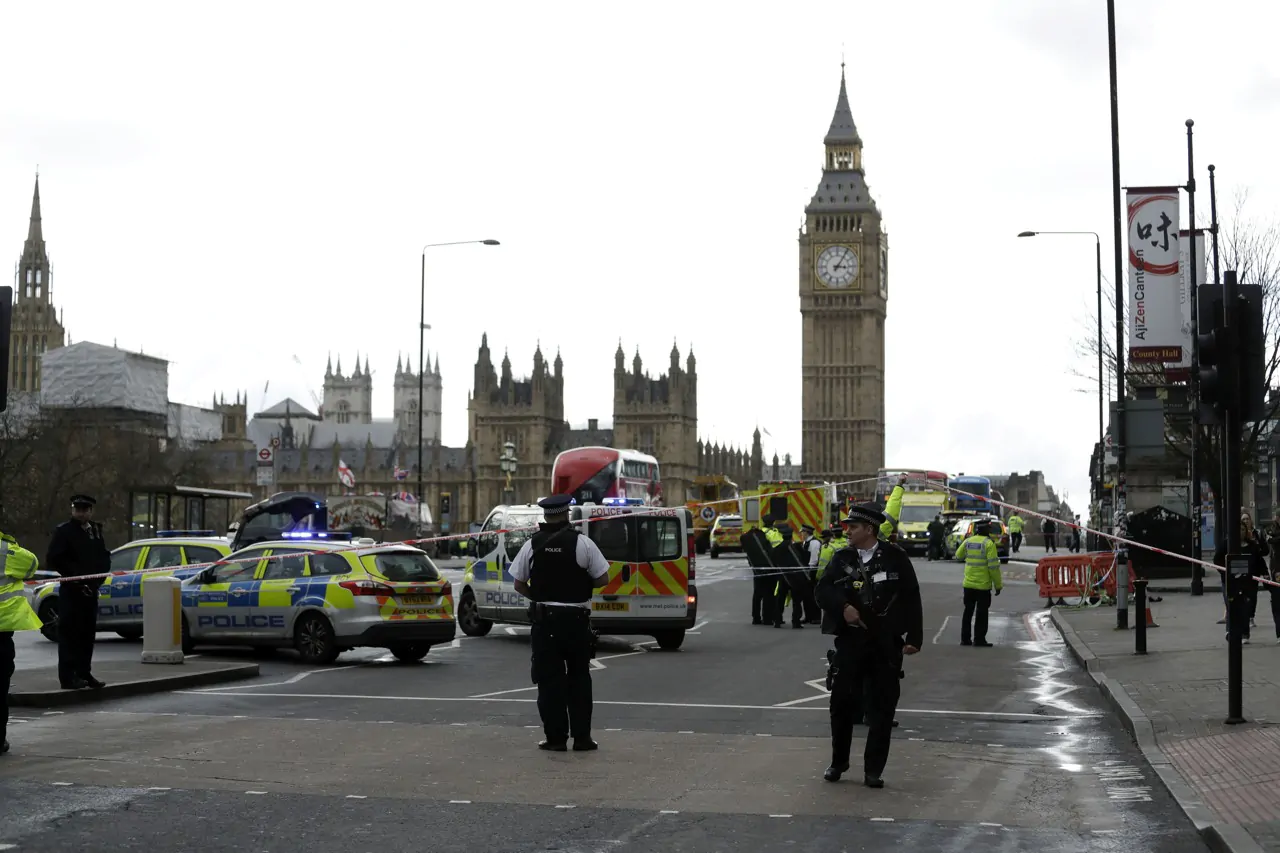 Londra, attacco al Parlamento. Anche due italiane tra i feriti
