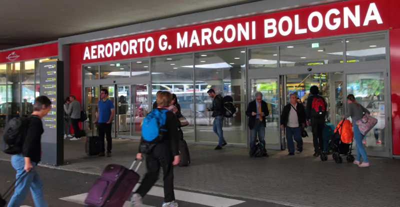 Aeroporto di Bologna: 5 kg di cocaina in una valigia, 3 arresti al Marconi