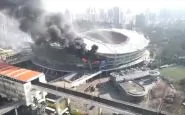 Cina: lo stadio dello Shanghai Shenhua va a fuoco