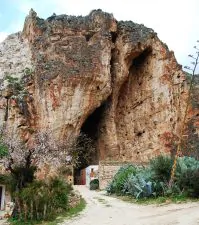 Monte Cofano Grotta Scuratijpg