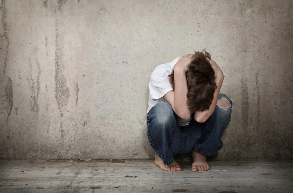 Napoli: tredicenne violentato da 11 ragazzi minorenni