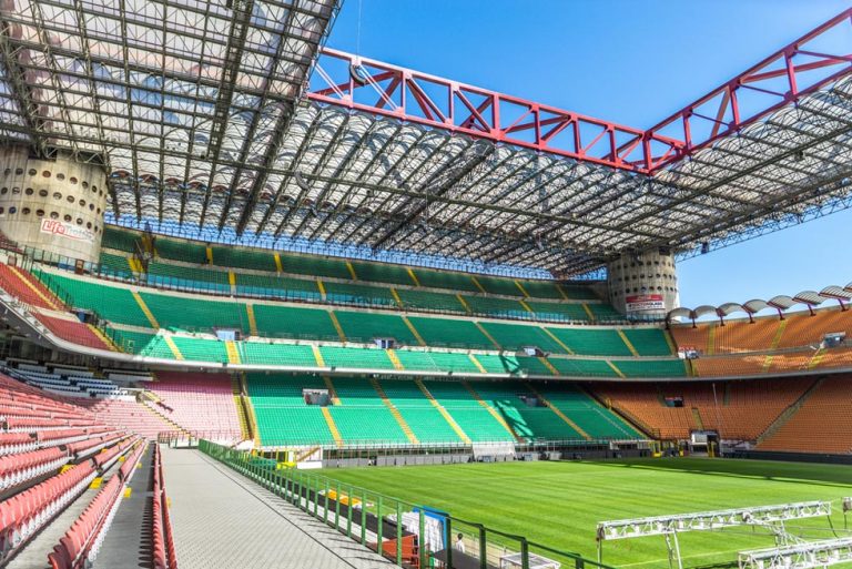 Papa Francesco a Milano: San Siro si riempie di 80mila persone
