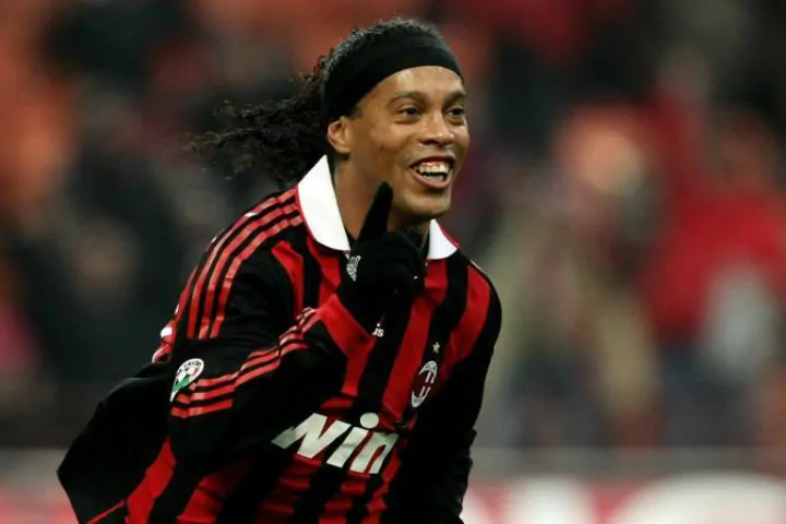 Ronaldinho: buon compleanno al fantasista di Barcellona e Milan