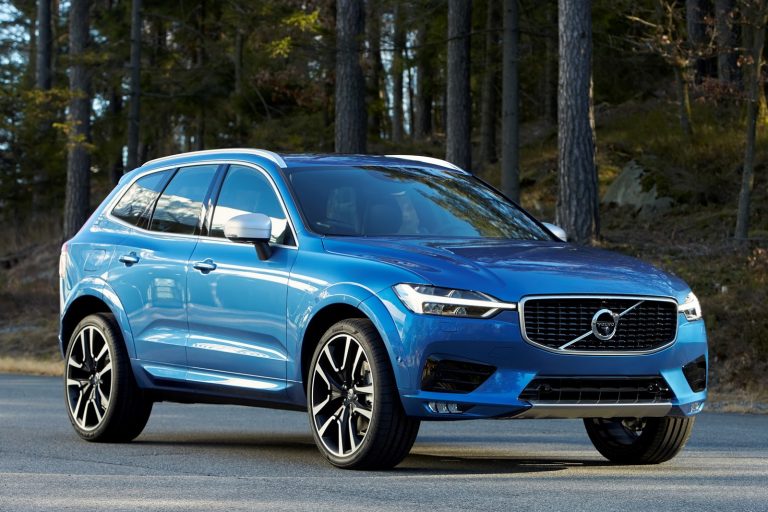 Volvo XC60 bagagliaio, prezzo, consumi e motori Volvo XC60: bagagliaio, prezzo, consumi e motori