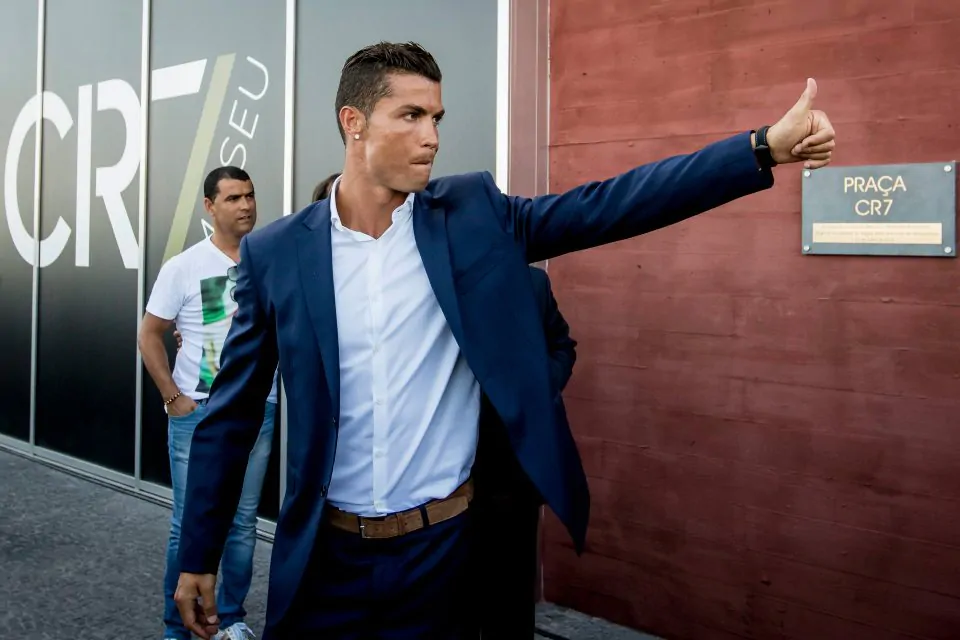 Cristiano Ronaldo: aeroporto portoghese prenderà il suo nome. Feroci polemiche