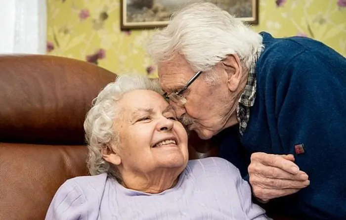 Salva donna dalla camera a gas: sono sposati da 70 anni
