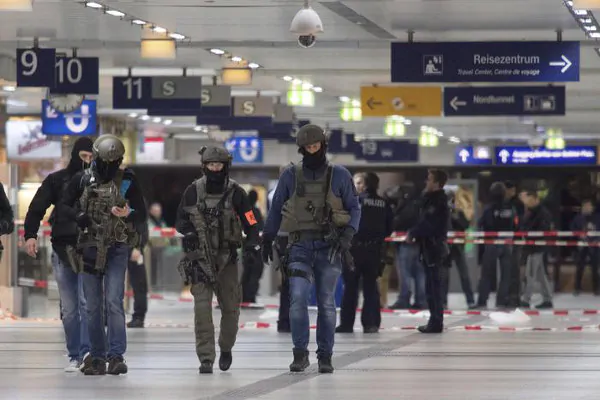Düsseldorf, attacco alla stazione: tra i feriti due italiani