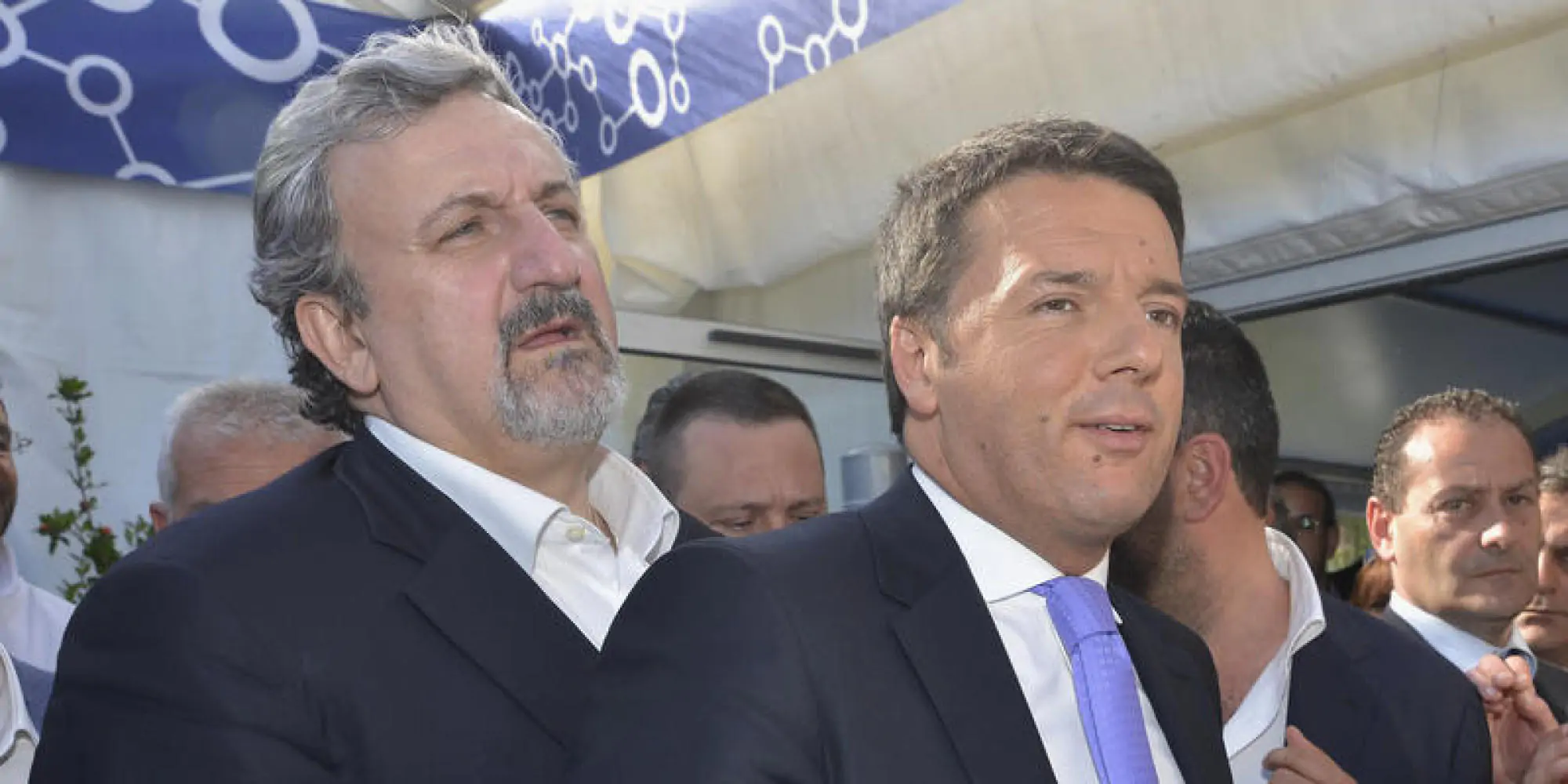 Congresso Pd, Emiliano contro Renzi e le polemiche M5S