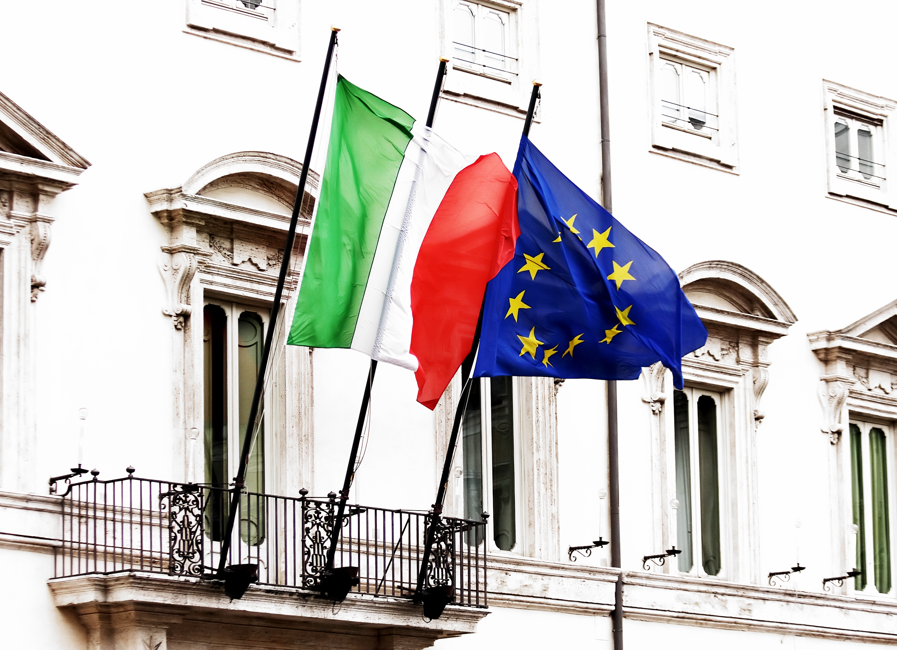 Indagine Doxa, 3 italiani su 4 favorevoli all'Unione Europea