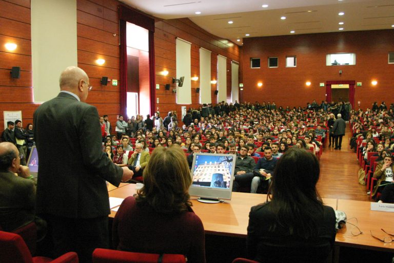 Come scrivere un curriculum per dottorato di ricerca