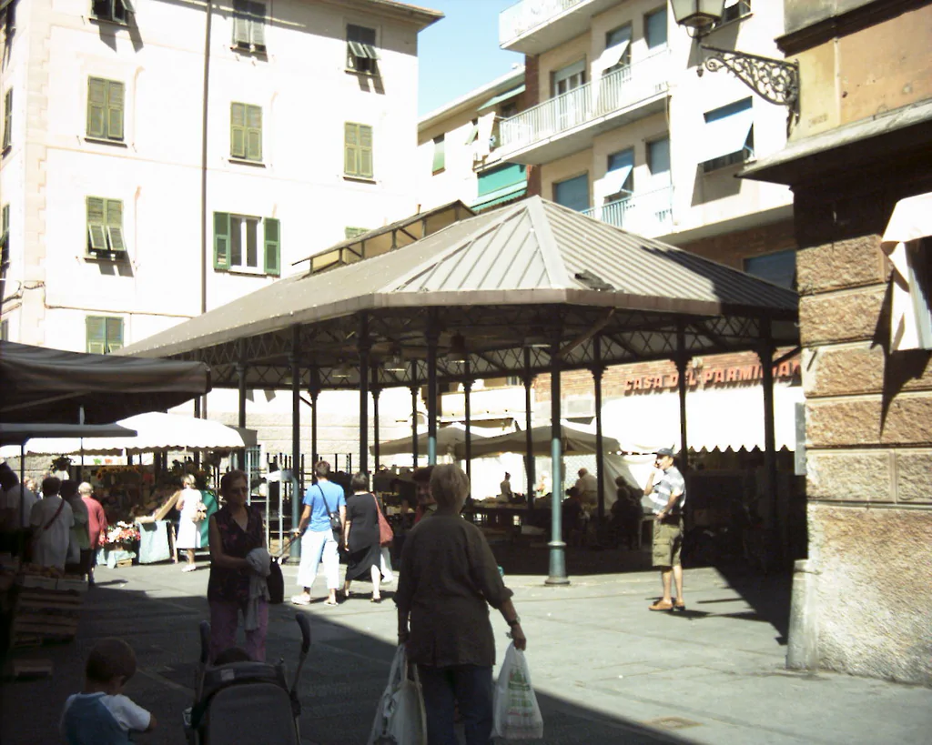 1024px Gazebo Piazza Venezia Rapallo