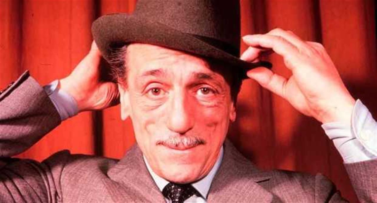 Eduardo De Filippo diventa una serie tv. Ecco la Napoli di primo Novecento Eduardo De Filippo diventa una serie tv. Ecco la Napoli di primo Novecento