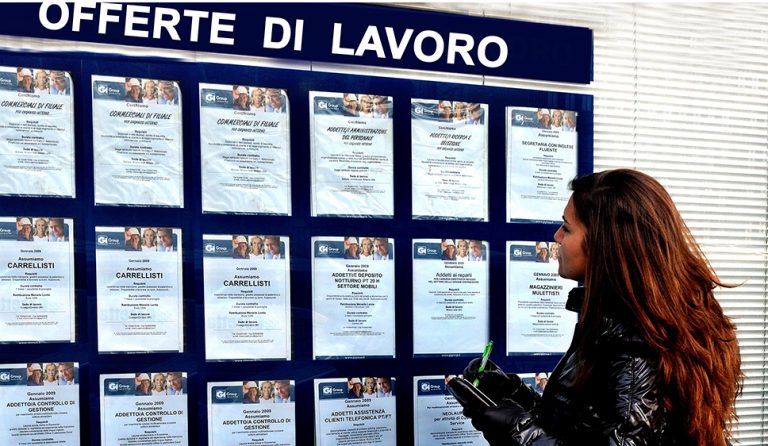 Istat, tasso disoccupazione a febbraio scende all'11,5% Istat, tasso disoccupazione a febbraio scende all'11,5%