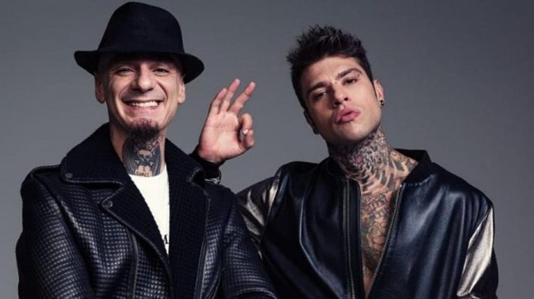 J Ax e Fedez infiammano i palchi con il 'Comunisti col rolex tour'
