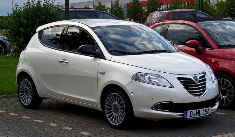 Lancia Ypsilon Unyca 2017 caratteristiche, consumi, prezzi Lancia Ypsilon Unyca 2017: caratteristiche, consumi, prezzi