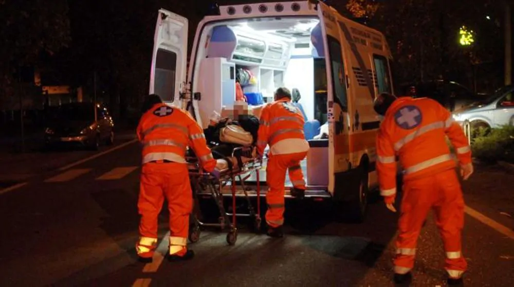 Milano, grave incidente stradale: 5 auto coinvolte e 1 vigilante in coma