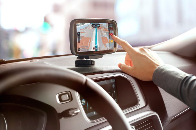 Navigatori auto con mappe aggiornate: prezzi e marche navigatori