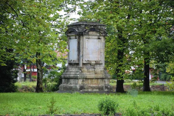 Monumento del Trattato dei Pirenei