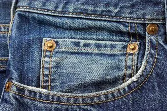 Tasca di un paio di jeans