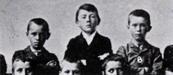a-school-photo-of-an-11-year-old-adolf-hitler-c-1900