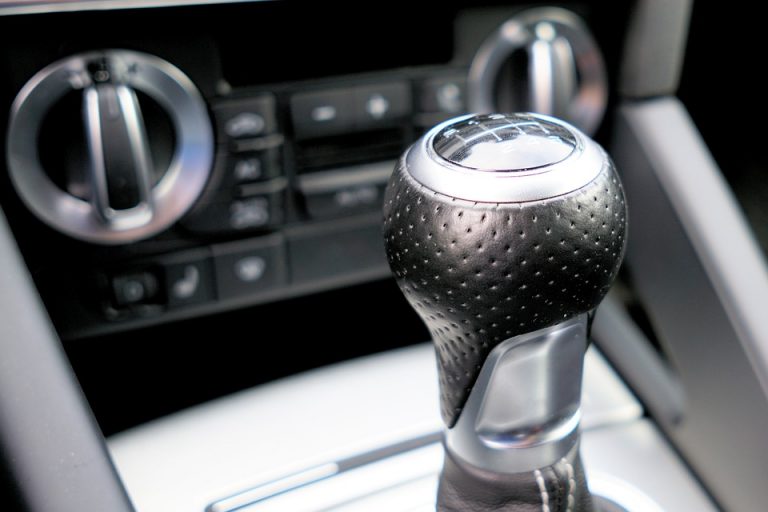 Come cambiare e smontare la frizione auto