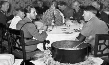 hitler-tavola