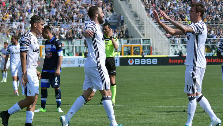 Pescara-Juventus 0-2: doppietta di Higuain e +8 sulla Roma