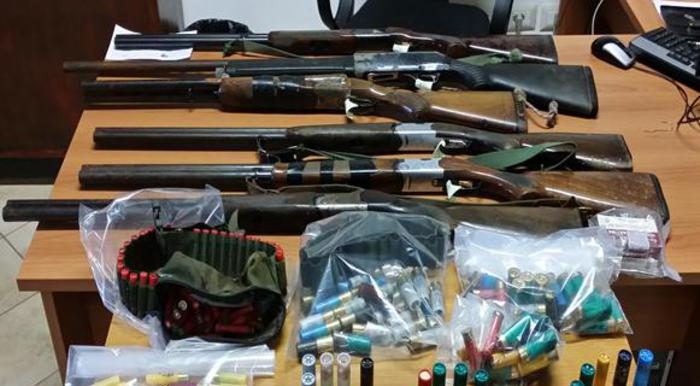 Calabria: maxi sequestro di armi a Crotone. Trovate migliaia di munizioni