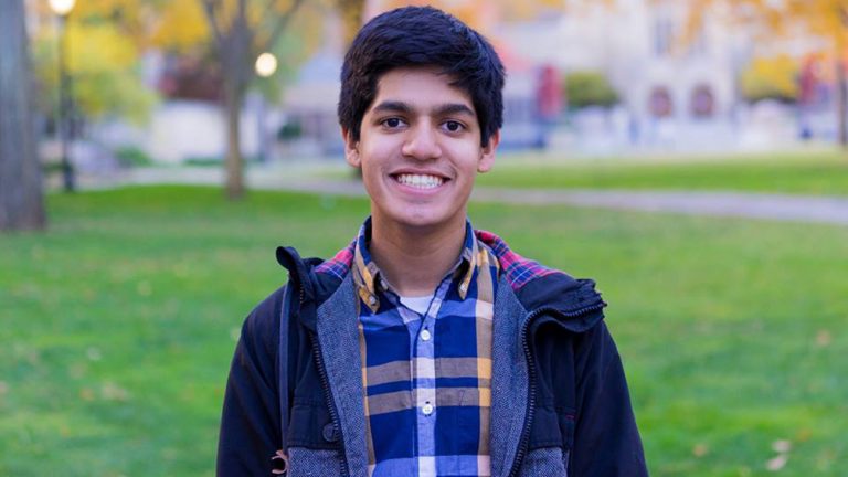 Ragazzo musulmano a Stanford: accettato perché scrive cento volte #BlackLivesMatter