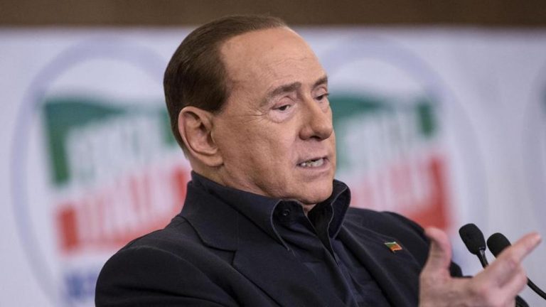 Berlusconi le cene ad Arcore mi hanno fatto male, rovinandomi ogni relazione cene