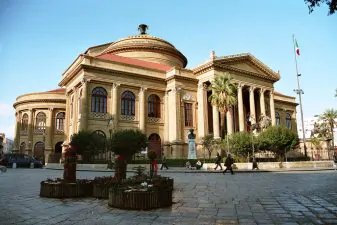 Teatro palermitano con fantasma