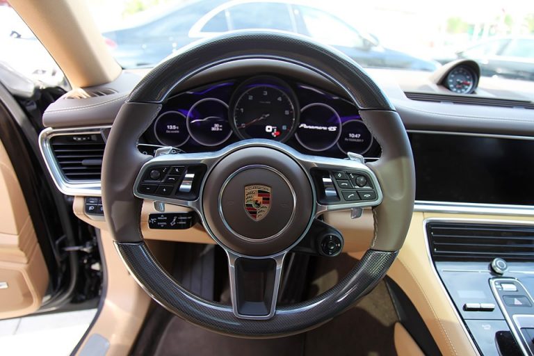 Porsche Panamera: caratteristiche, velocità massima, prezzi Porsche Panamera