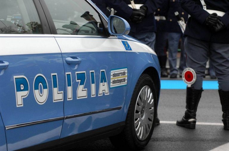Picchiato perché straniero: bengalese aggredito a calci e pugni Straniero