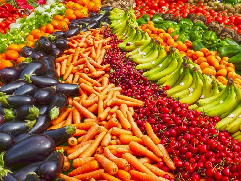 FRUTTA E VERDURA. FRUTTA E VERDURA.