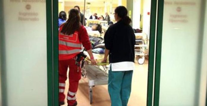 Mamma mette il neonato nel freezer